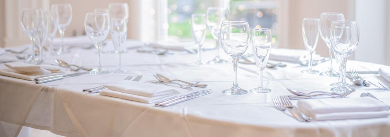 Astley Bank Hotel ダーウェン エクステリア 写真