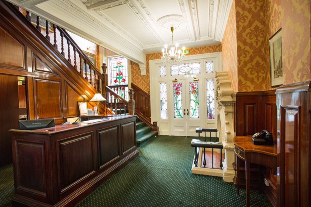 Astley Bank Hotel ダーウェン エクステリア 写真