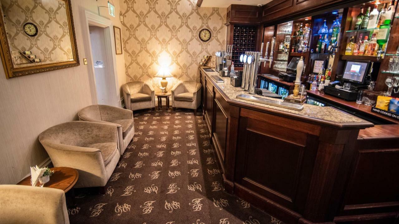 Astley Bank Hotel ダーウェン エクステリア 写真