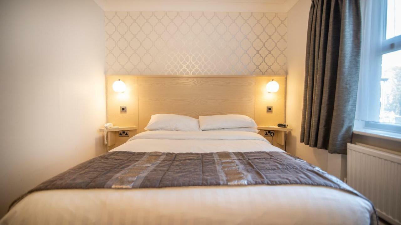 Astley Bank Hotel ダーウェン エクステリア 写真