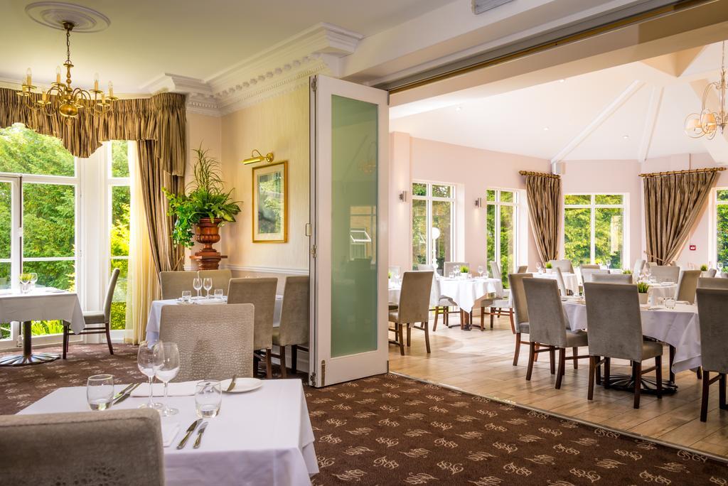 Astley Bank Hotel ダーウェン エクステリア 写真